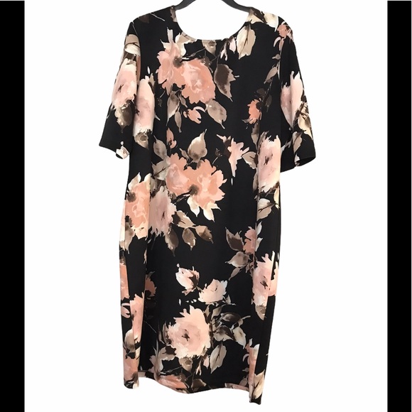 Olivia Matthews Dresses & Skirts - Olivia Matthews Floral Dress SiE:2X